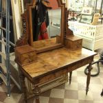 928 7332 DRESSING TABLE